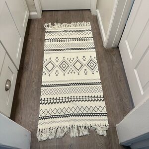 BRAND NEW Washable Boho Runner Rug